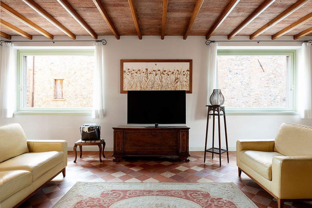 finestra-in-legno-natura-desk-1